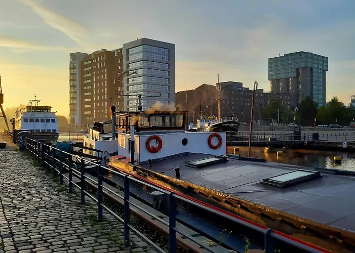Schiffshotel "schlafen Im Hafen" 3* Hamburg
